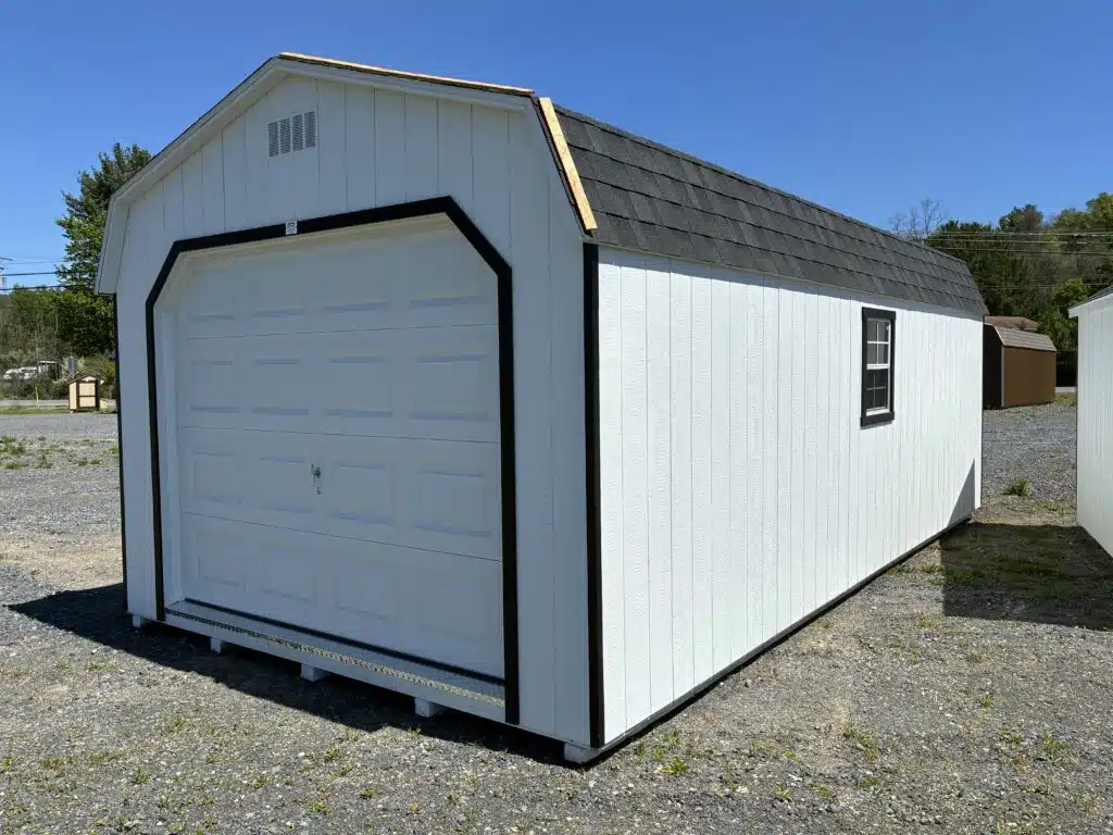 right side view of this spacious dutch garage
